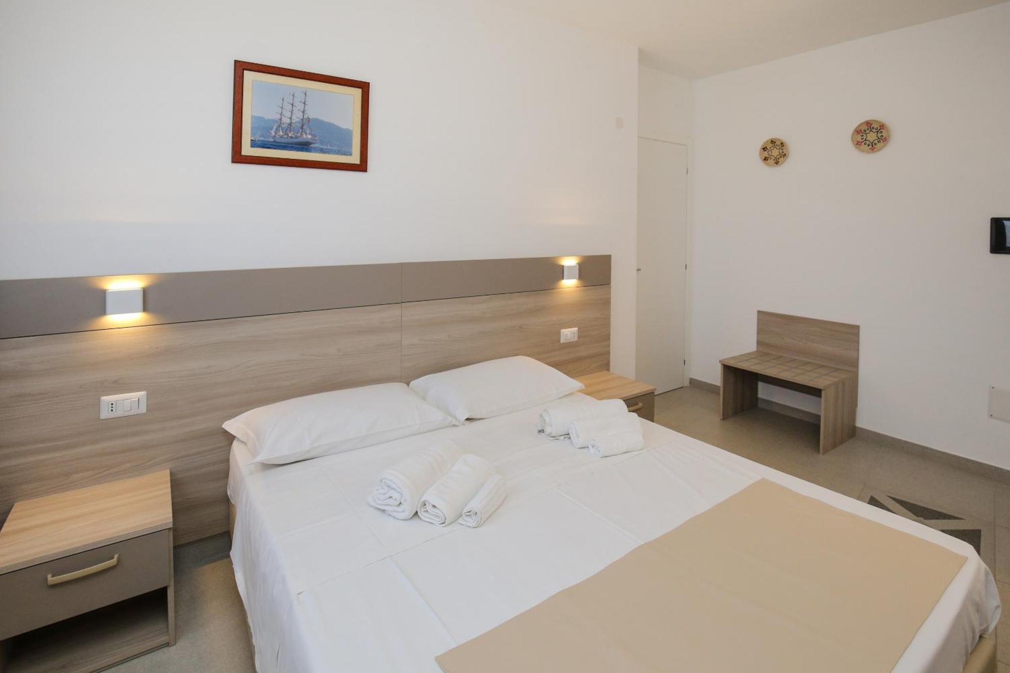The Square Castelsardo Hotel Exterior photo